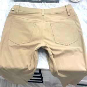 Like new ABC slim fit 28 x 34 warpstream pant!